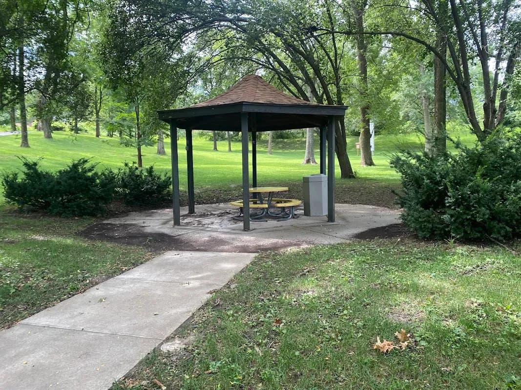 Vago Parkl - Maryland Heights