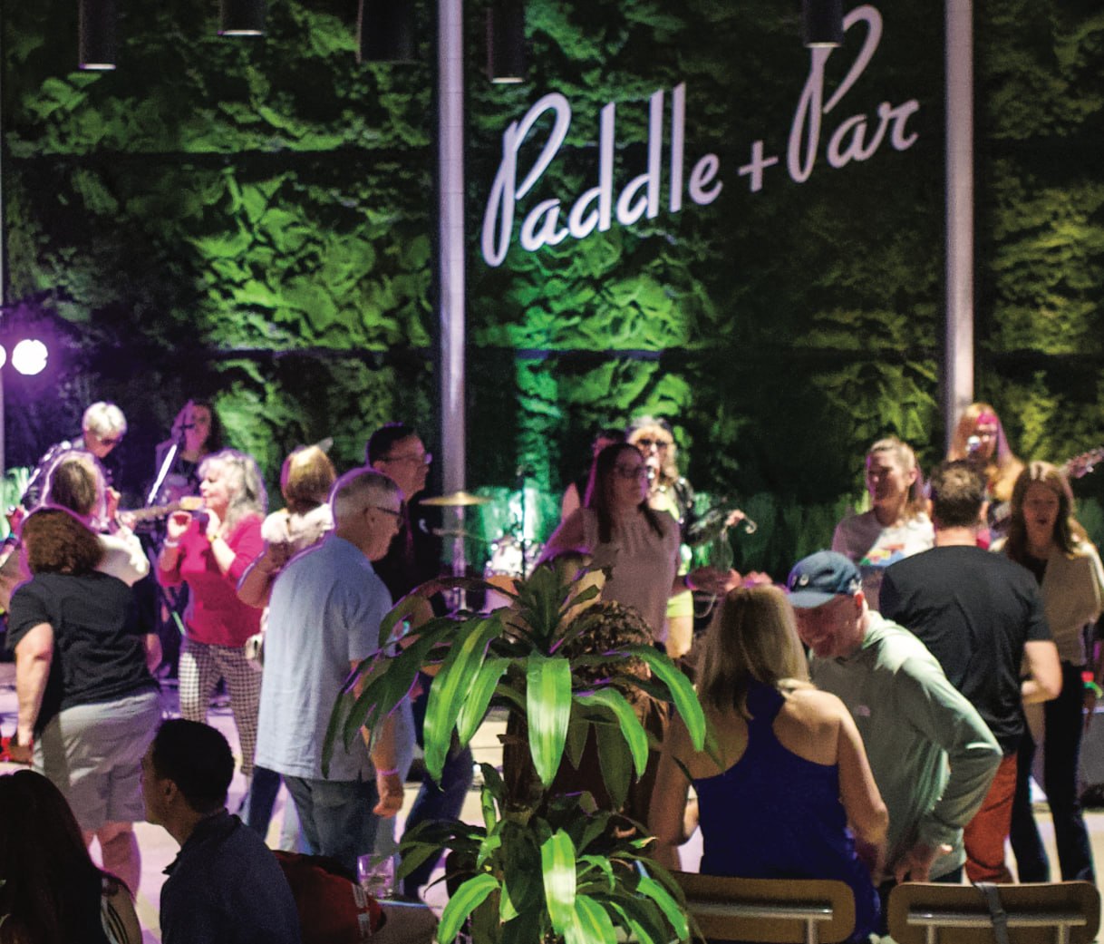 Paddle & Par โ pickleball venue in Beverly Hills, MI